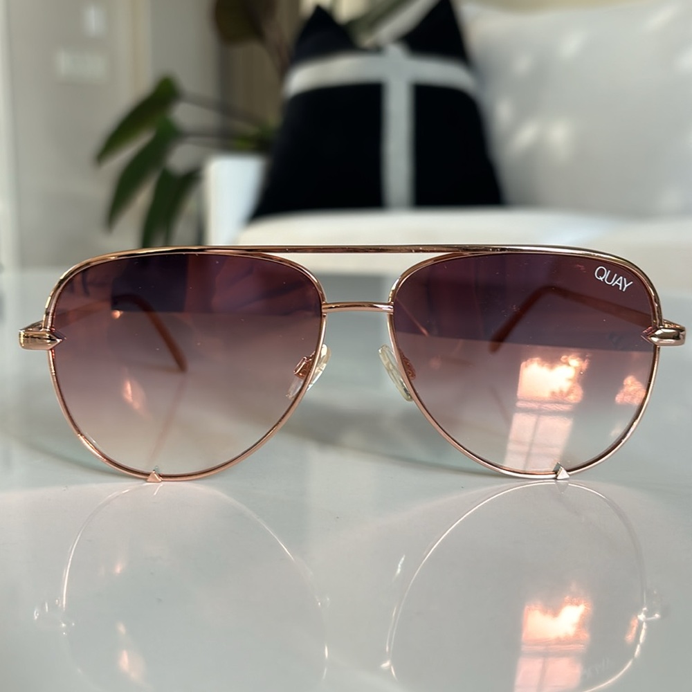 QUAY x DESI PERKINS HIGH KEY MINI SUNGLASSES